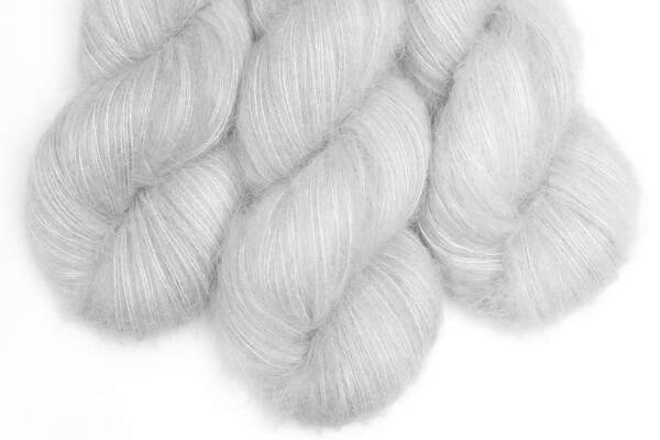 Suri Lace | Platinum